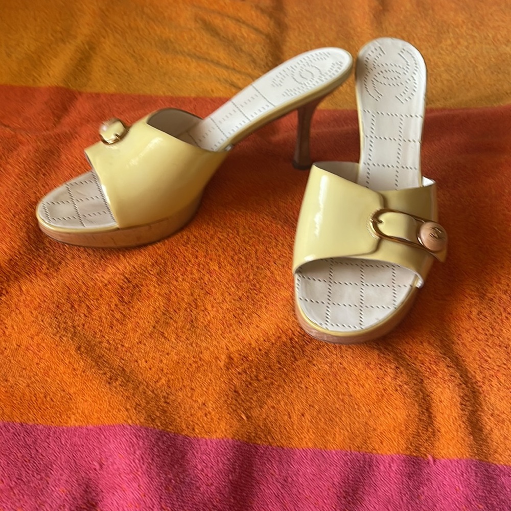 Chanel miles Size 12